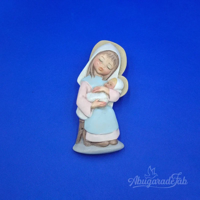 Figura de yeso de virgen con bebé