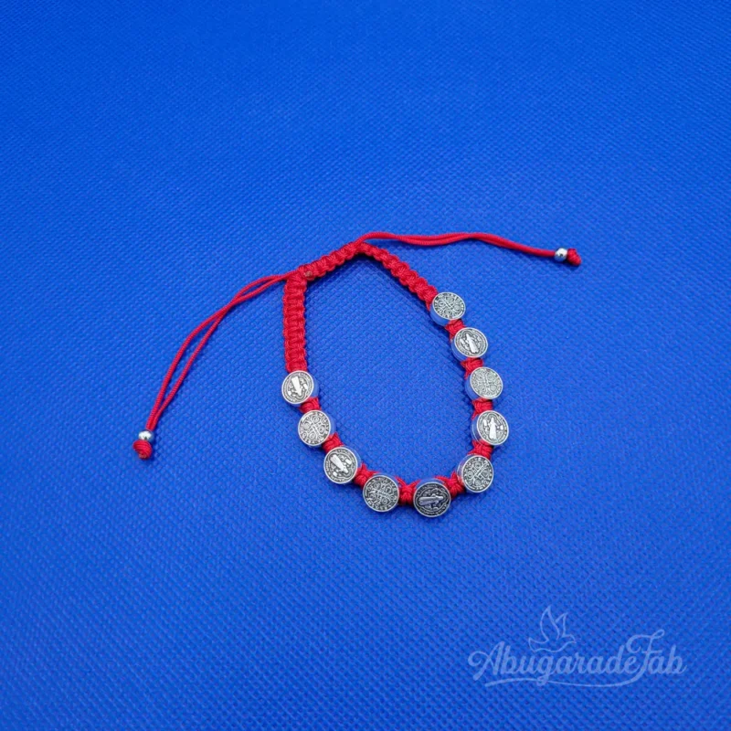 Pulsera con 10 medallas